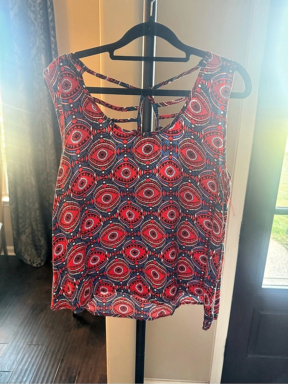 Eyeshadow Geometric Strappy Tank Top Red & Black Size Large